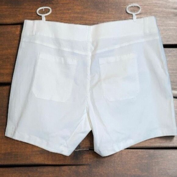 Spanx 3X White 6” Twill Shorts Women’s Plus Size High Rise Stretch Pockets NWT - Picture 4 of 5